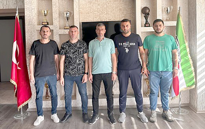 PAŞA'YA TARAFTARLAR SAHİP ÇIKTI