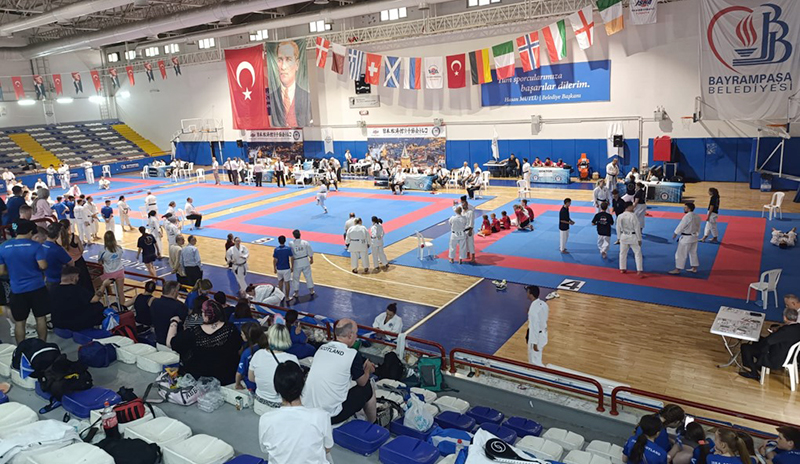 BAYRAMPAŞA’DA KARATE HEYECANI 
