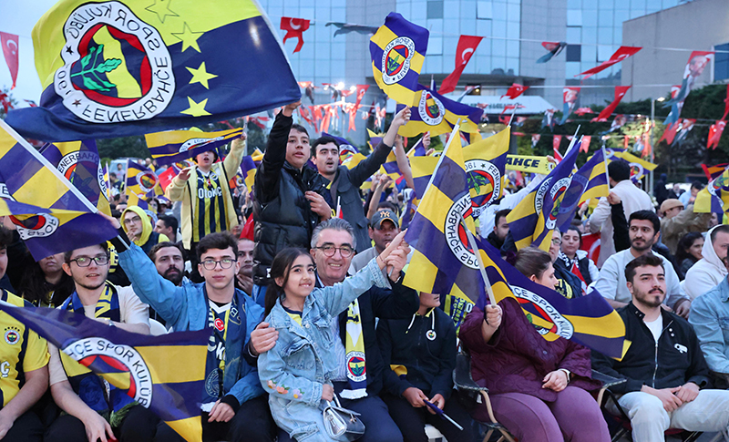 BAYRAMPAŞA’DA ŞAMPİYONLUK SEVİNCİ