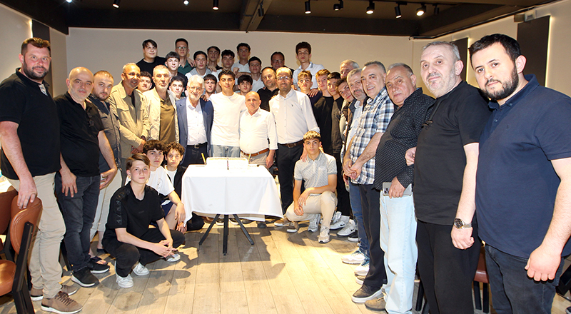 TEKNİKSPOR’DAN ŞAMPİYONLUK YEMEĞİ