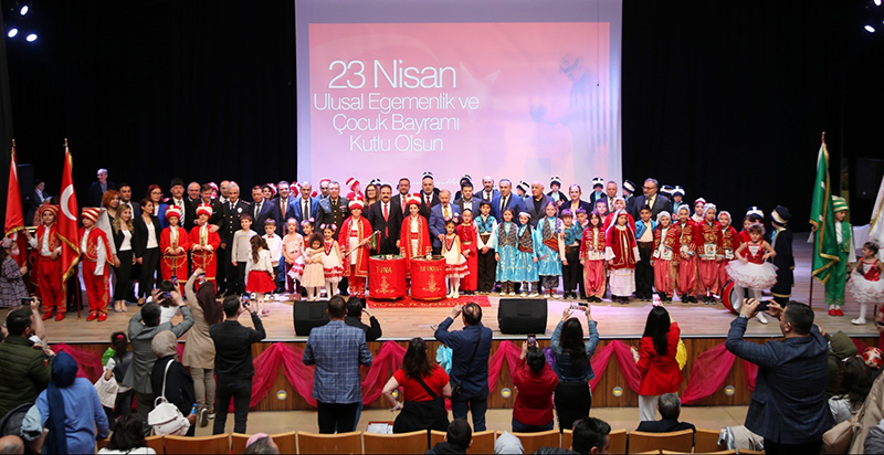Bayrampaşa’da 23 Nisan coşkusu