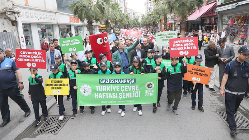 Öğrenciler geleceğine sahip çıkıyor