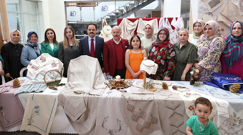Bayrampaşa’da yıl sonu sergileri