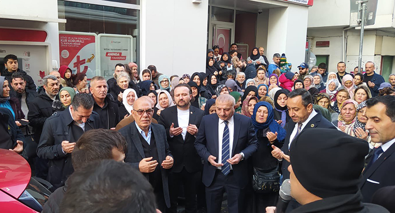 MHP’li kadınlar Umre’ye gitti