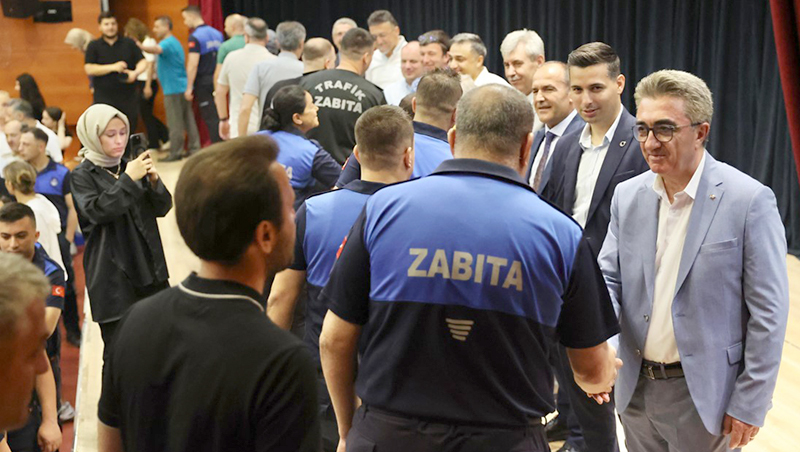 Bayrampaşa bayrama hazır