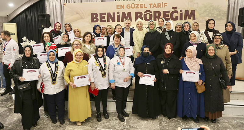 Börekler altına dönüştü