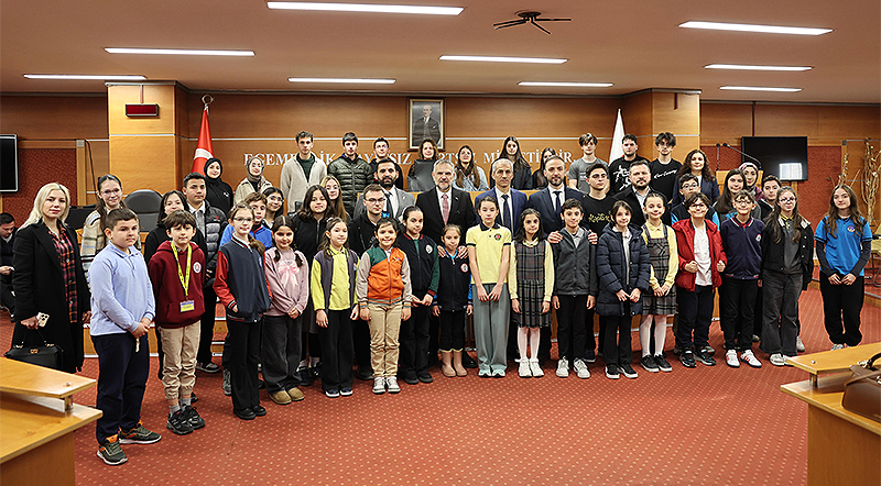 Gençler sordu, Akın yanıtladı