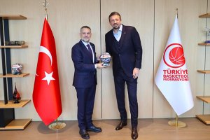 Akın, Türkoğlu’nu ziyaret etti