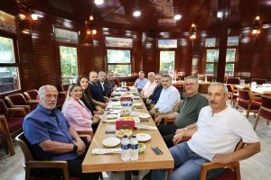 Başkan Vekili Akın muhtarlarla buluştu