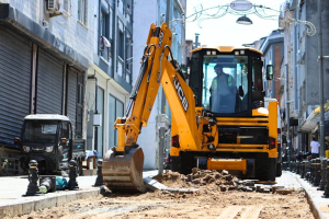 Bayrampaşa'da Bağlar Caddesi yenileniyor

