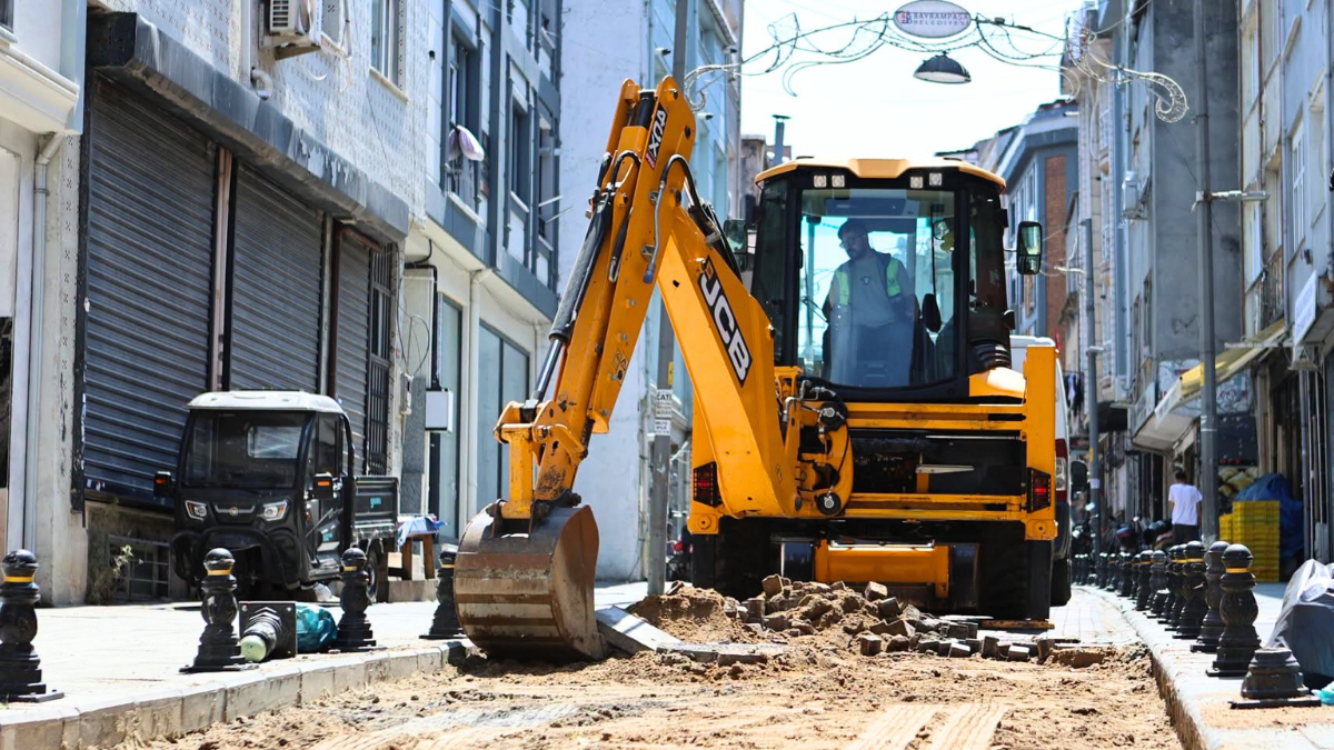Bayrampaşa'da Bağlar Caddesi yenileniyor
