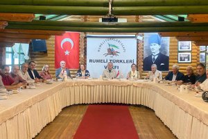 Rumeli Türkleri Vakfı'nda aşure bereketi: Aynı sofrada birlik ve kardeşlik mesajı
