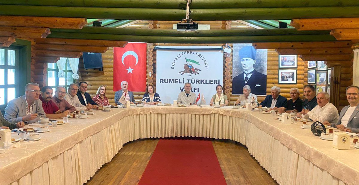 Rumeli Türkleri Vakfı'nda aşure bereketi: Aynı sofrada birlik ve kardeşlik mesajı