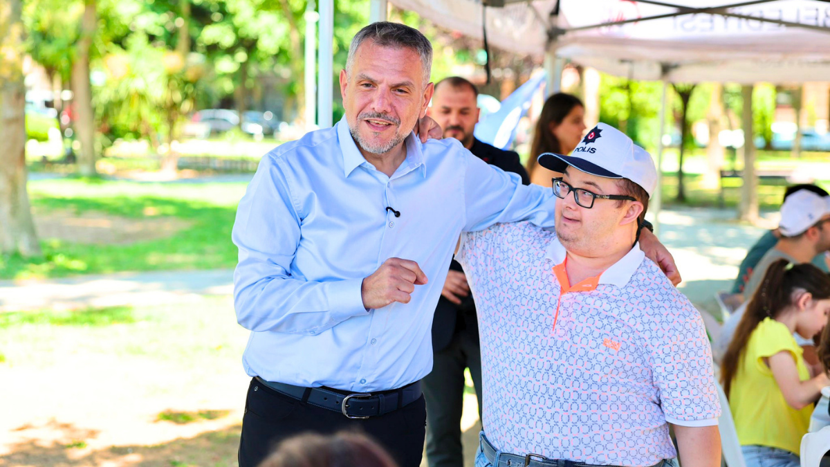 Bayrampaşa'da özel bireyler ahşap boyama atölyesinde buluştu
