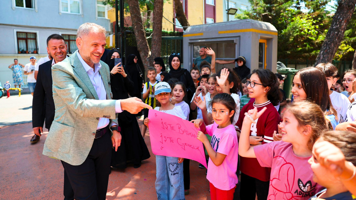Başkan Vekili Akın'dan TÜGVA yaz okullarına ziyaret