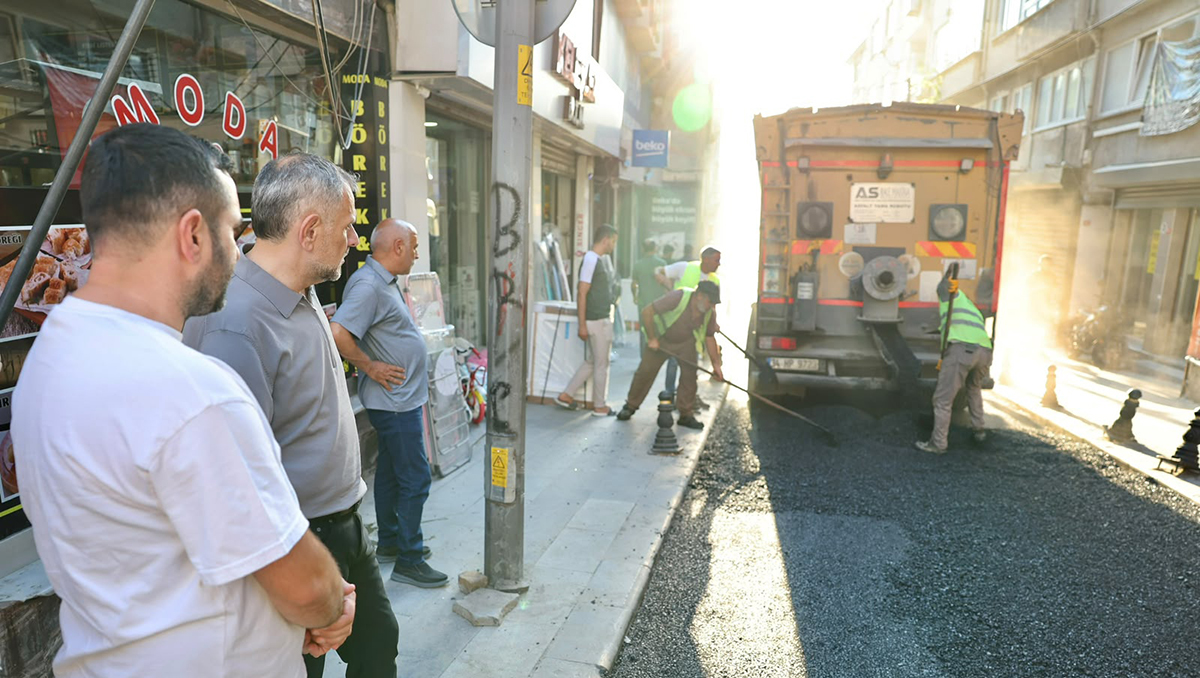 Akın, Bağlar Caddesi’ndeki yenileme çalışmalarını inceledi