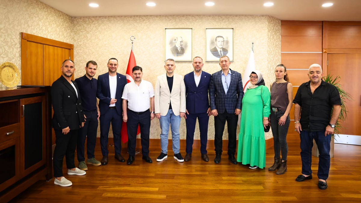 İYİ Parti Bayrampaşa yönetiminden nezaket ziyareti