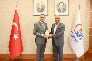 Aksakal’dan Akın’a ziyaret