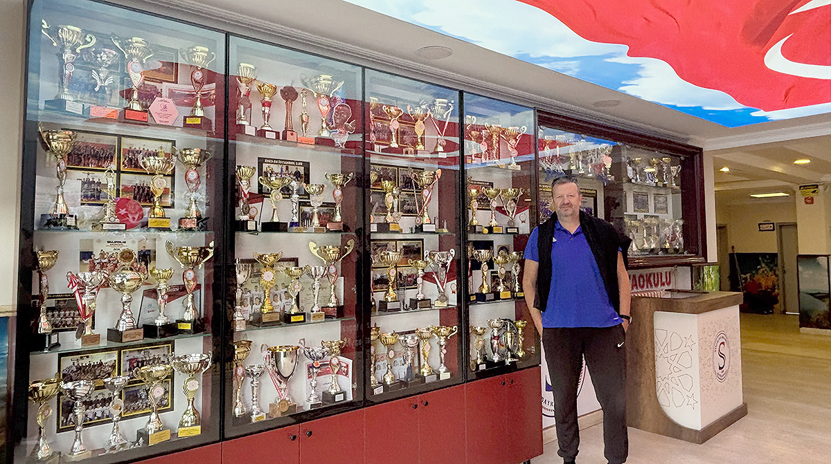 Şampiyon hoca Bayrampaşa’ya veda etti