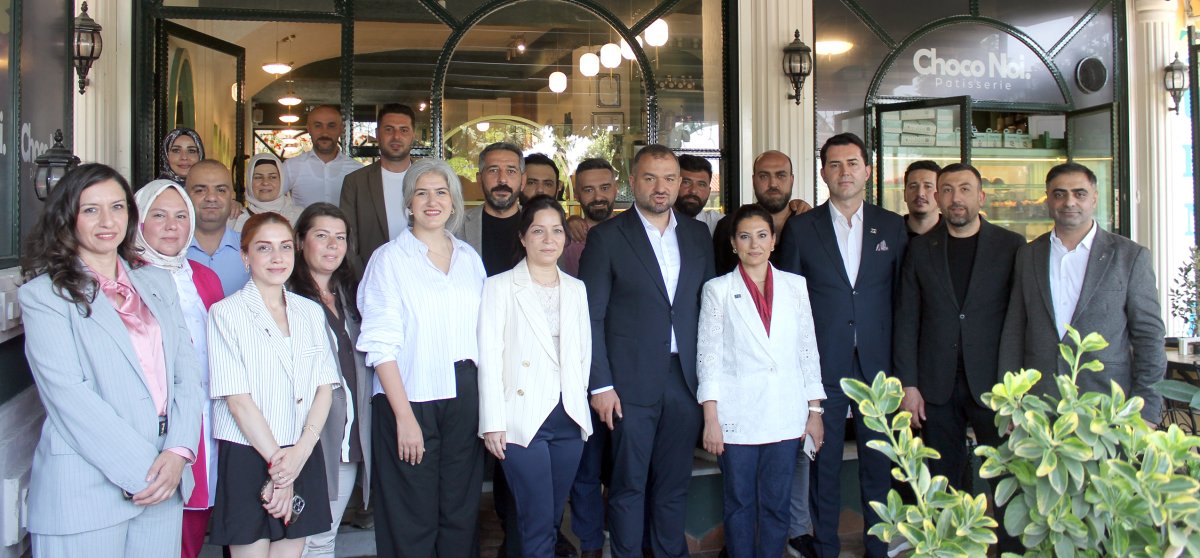 Bayrampaşa’da Anahtar Parti’den güç gösterisi