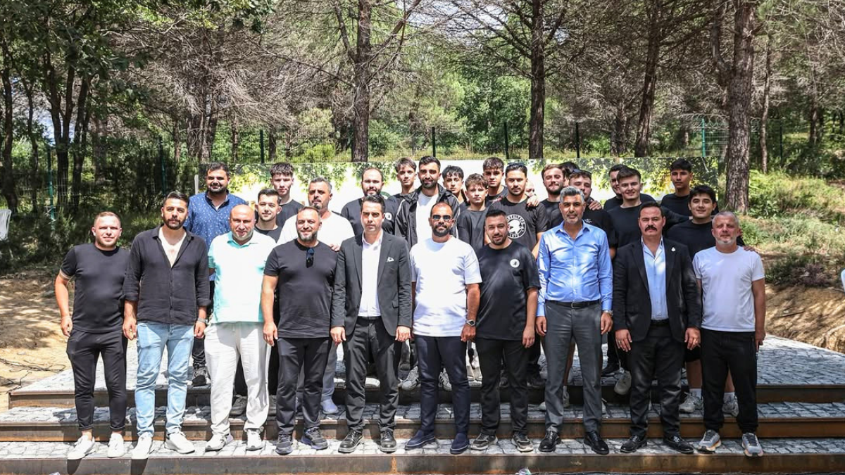 Genç Kartaltepeliler özel kardeşlerini unutmadı
