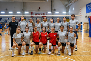 Bayrampaşa Belediyespor voleybol altyapısından hazırlık maçı