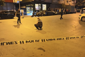 Cevatpaşa'da kafeye silahlı saldırı: 3 yaralı