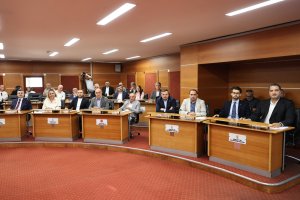 Bayrampaşa’da Muhtarların ve Taksicilerin talepleri mecliste