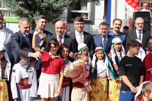 Bayrampaşa’da ilk ders zili çaldı