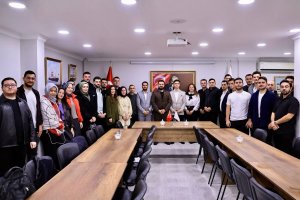 Bayrampaşa'da gençlik buluşması: Altunbey'den Şentürk'e hayırlı olsun