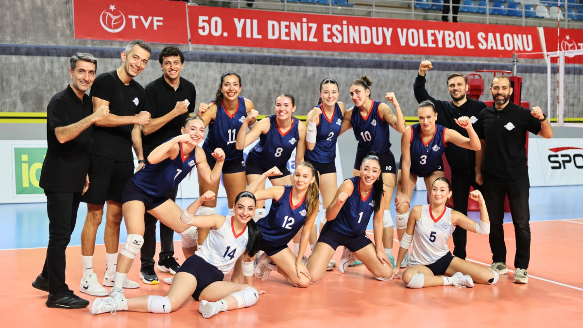 Bayrampaşa Belediye Spor voleybolda 4'te 4 yaptı